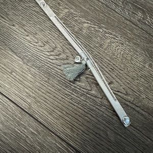 Tassel bracelet with rhinestone silver